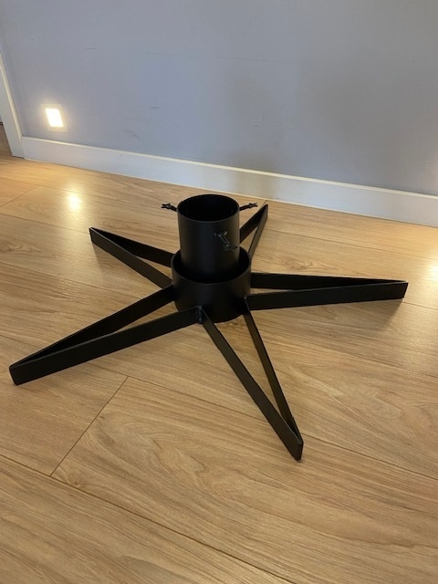 stojak-metalowy-pod-choinke-gwiazda.jpg